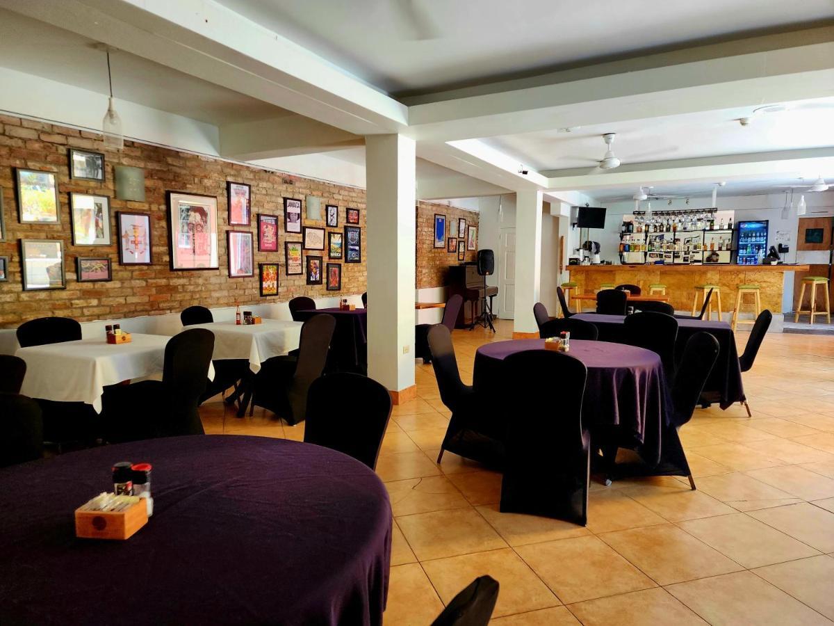 Altamont West Hotel Montego Bay Exteriér fotografie