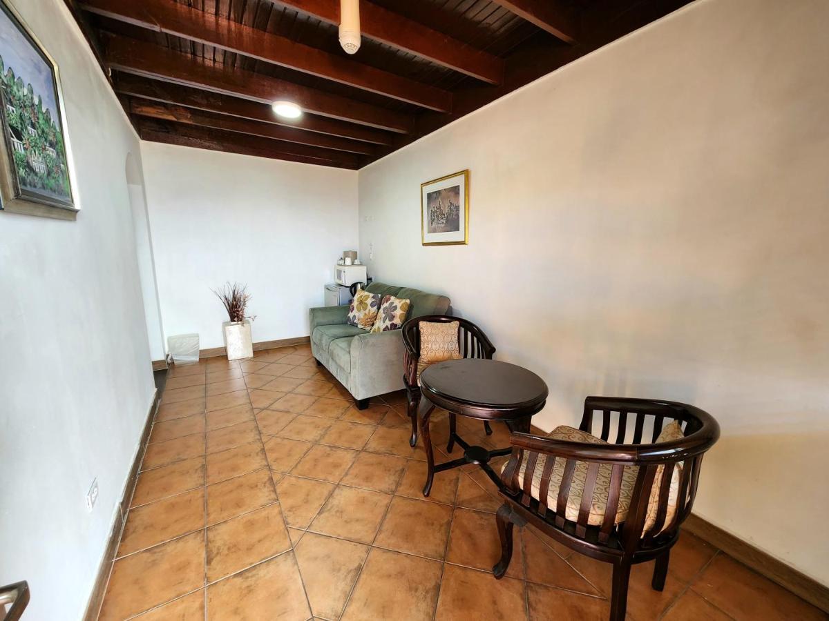 Altamont West Hotel Montego Bay Exteriér fotografie